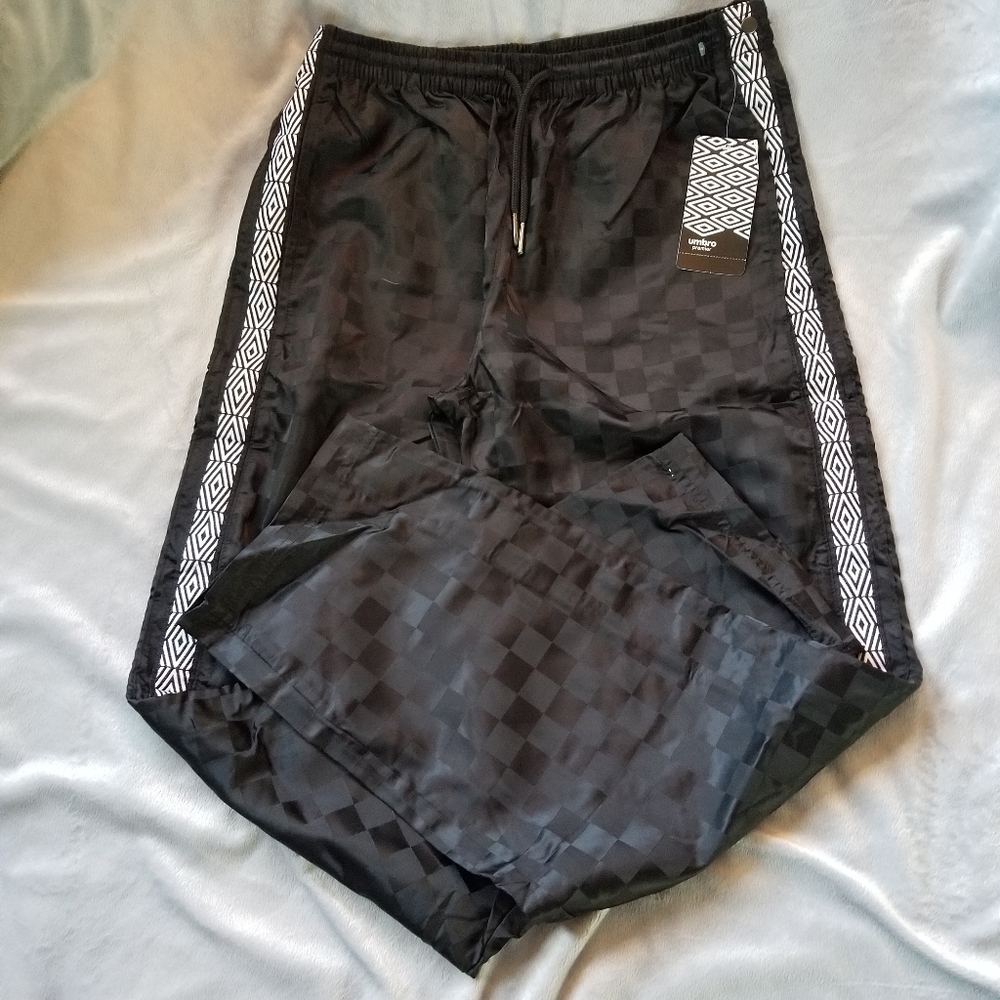 NWT Umbro Black full break away pants Sz Small